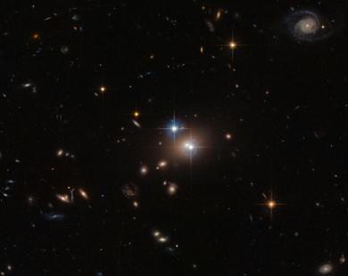 гравитационная линза, фото галактики, спрсите науку